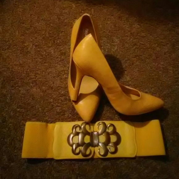 Heels and belt - Picture 2 of 2